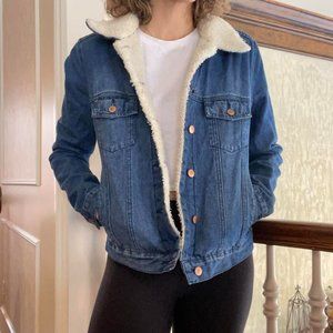 Fur lined jean jacket! 💙